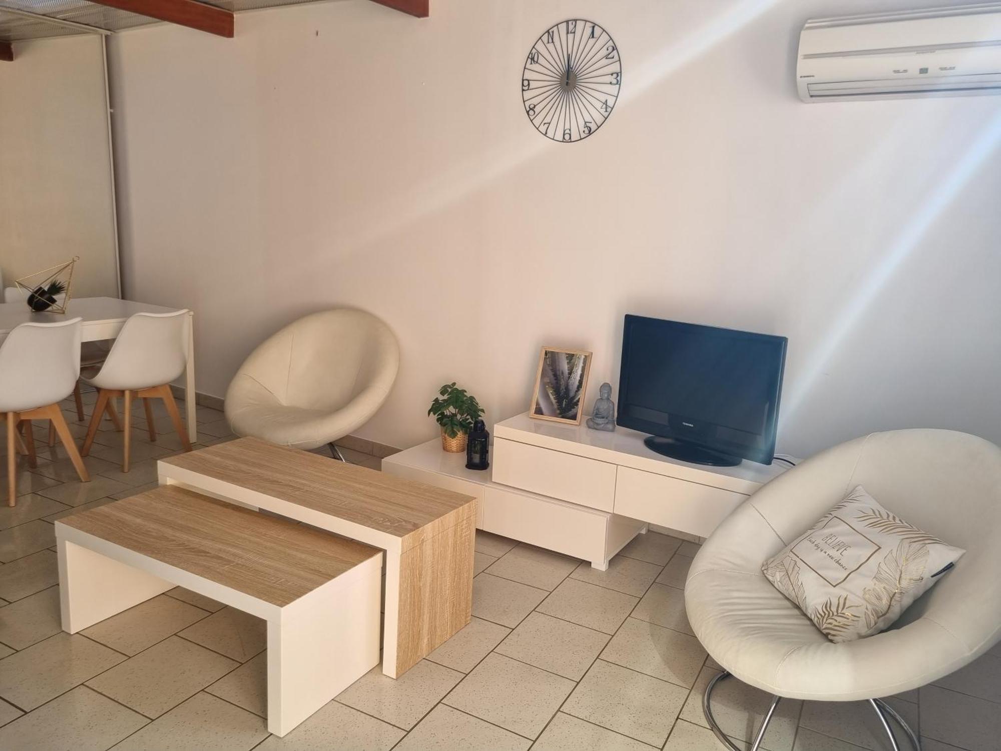 Cameos - Appartement Avec Terrasse Locairbi Le Crès Buitenkant foto